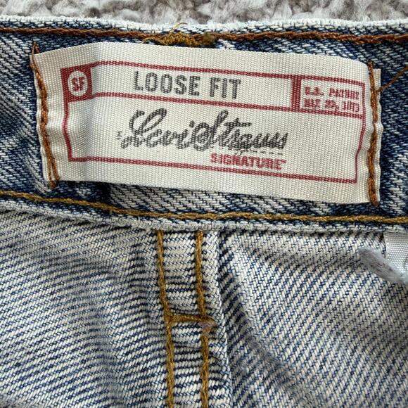 Levis Loose Fit Denim Jeans Shorts Womens 8 Light Distressed Raw Hem Festival - Picture 4 of 7